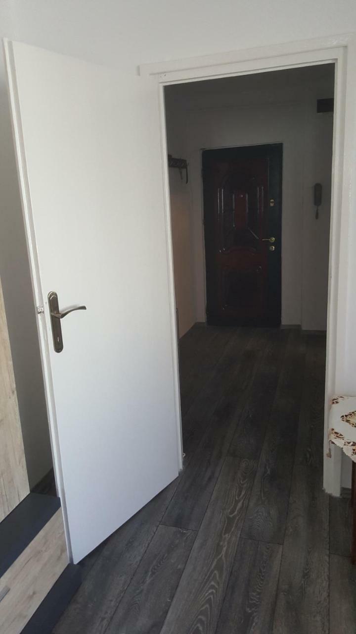 Апартаменты Apartament Victory Оршова Экстерьер фото